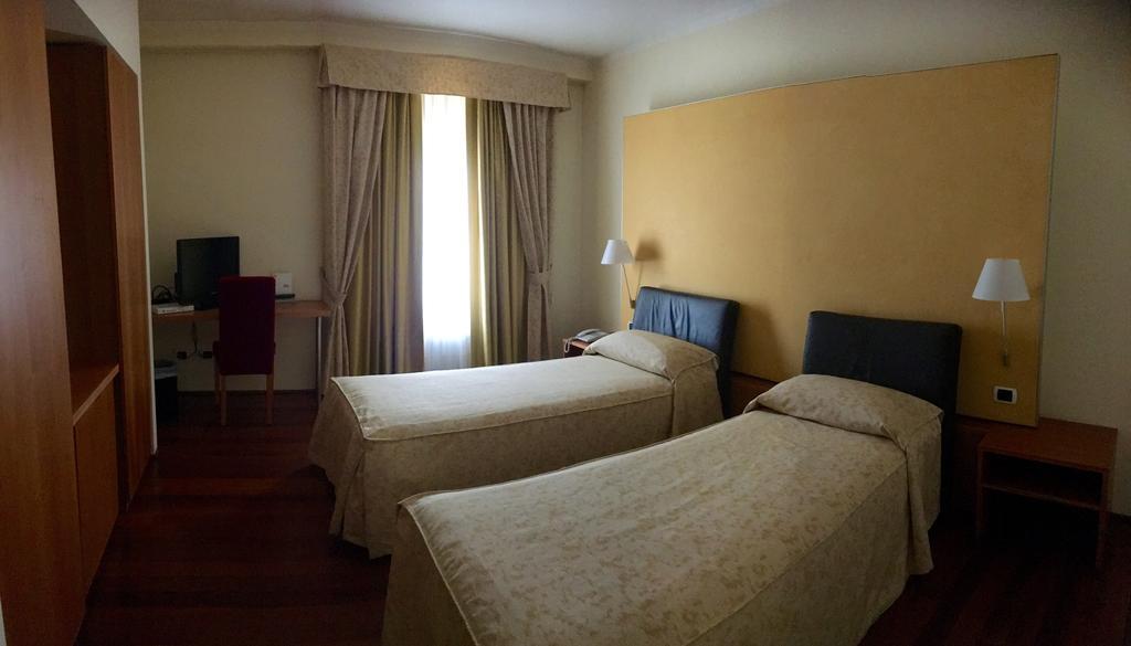Dimora Del Barone Hotel Romagnano Sesia ภายนอก รูปภาพ