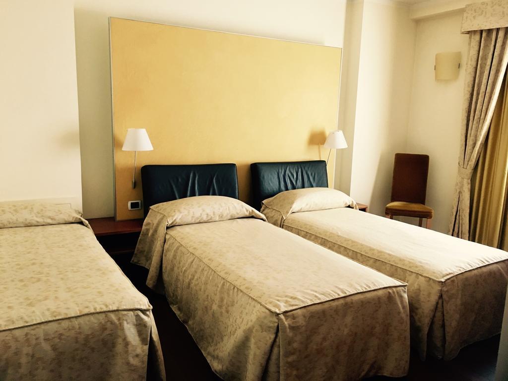Dimora Del Barone Hotel Romagnano Sesia ภายนอก รูปภาพ