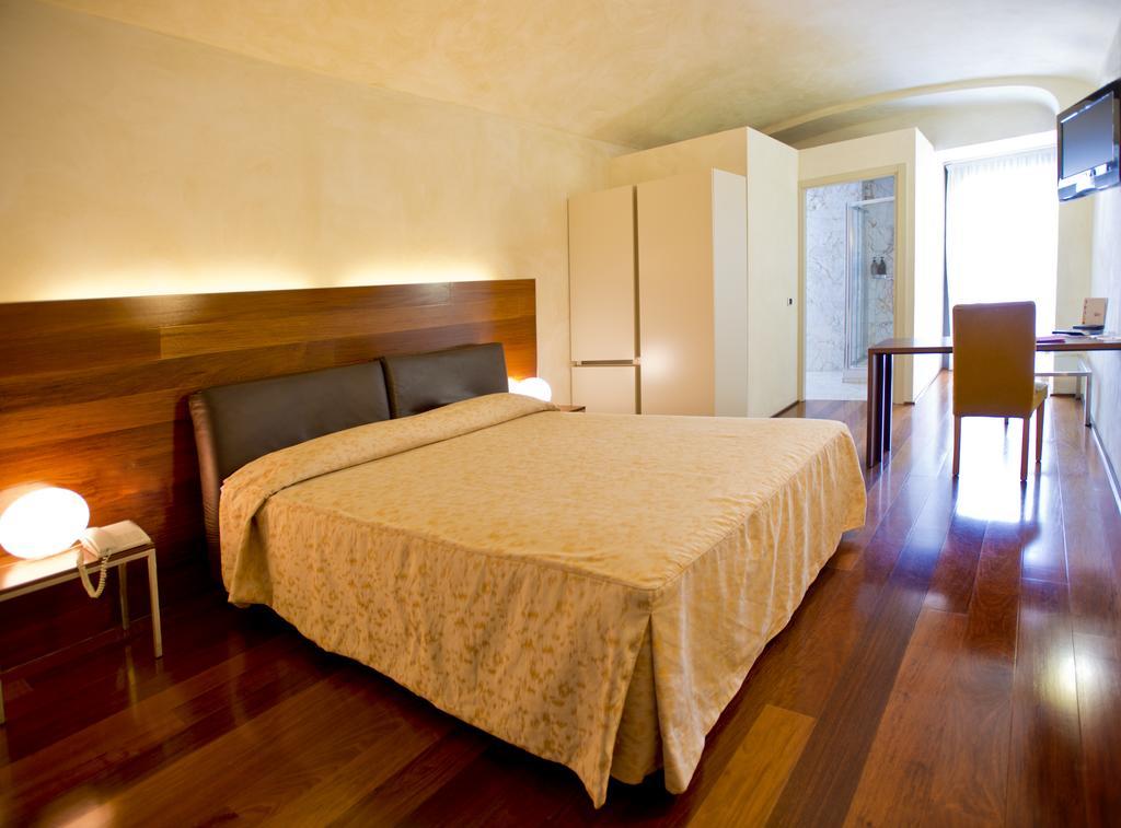 Dimora Del Barone Hotel Romagnano Sesia ภายนอก รูปภาพ